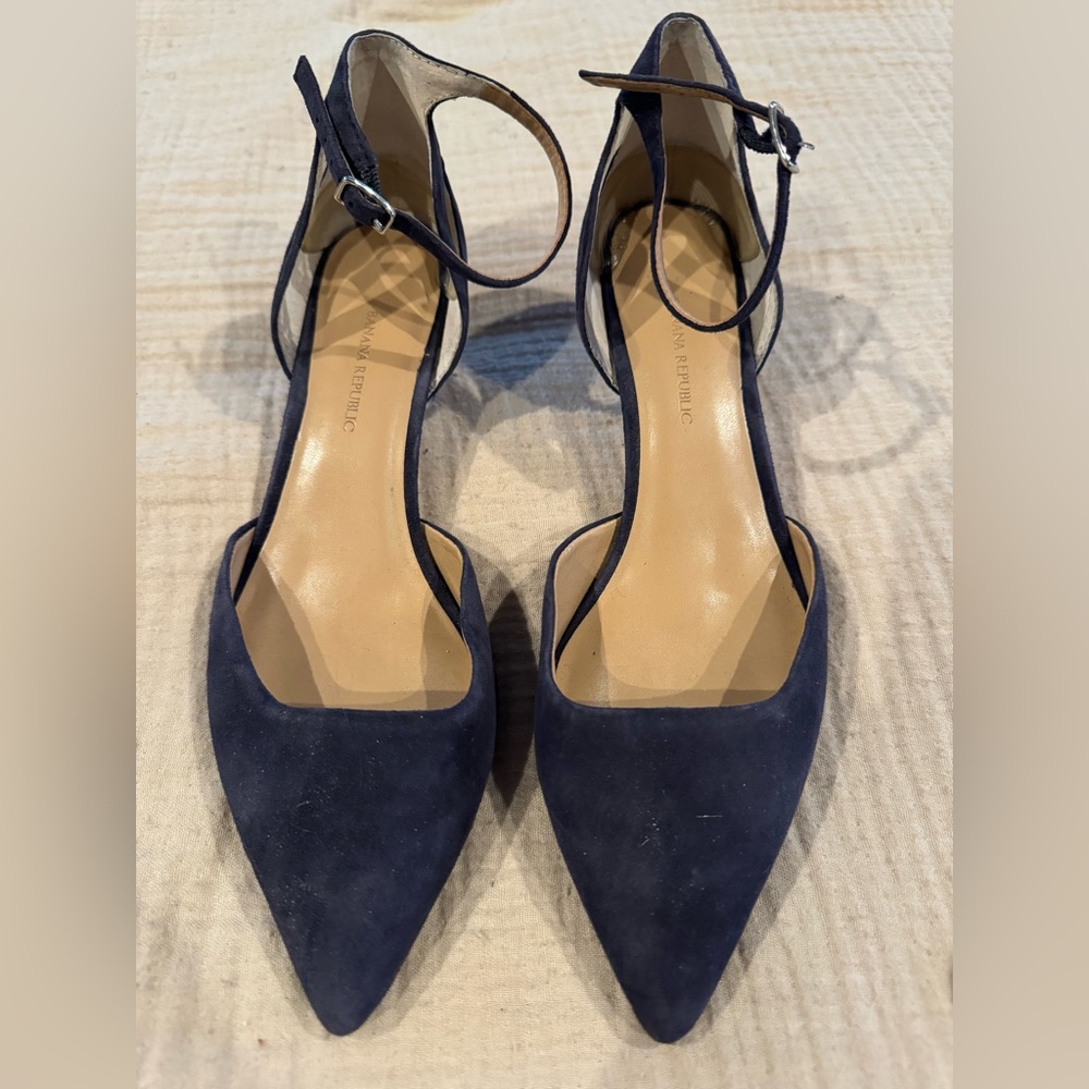 Banana Republic kitten heel pumps